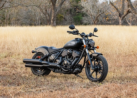 Side profile of a 2026 Indian Chieftain PowerPlus Dark Horse with 112 motorcycle in the Black Smoke colorway. 