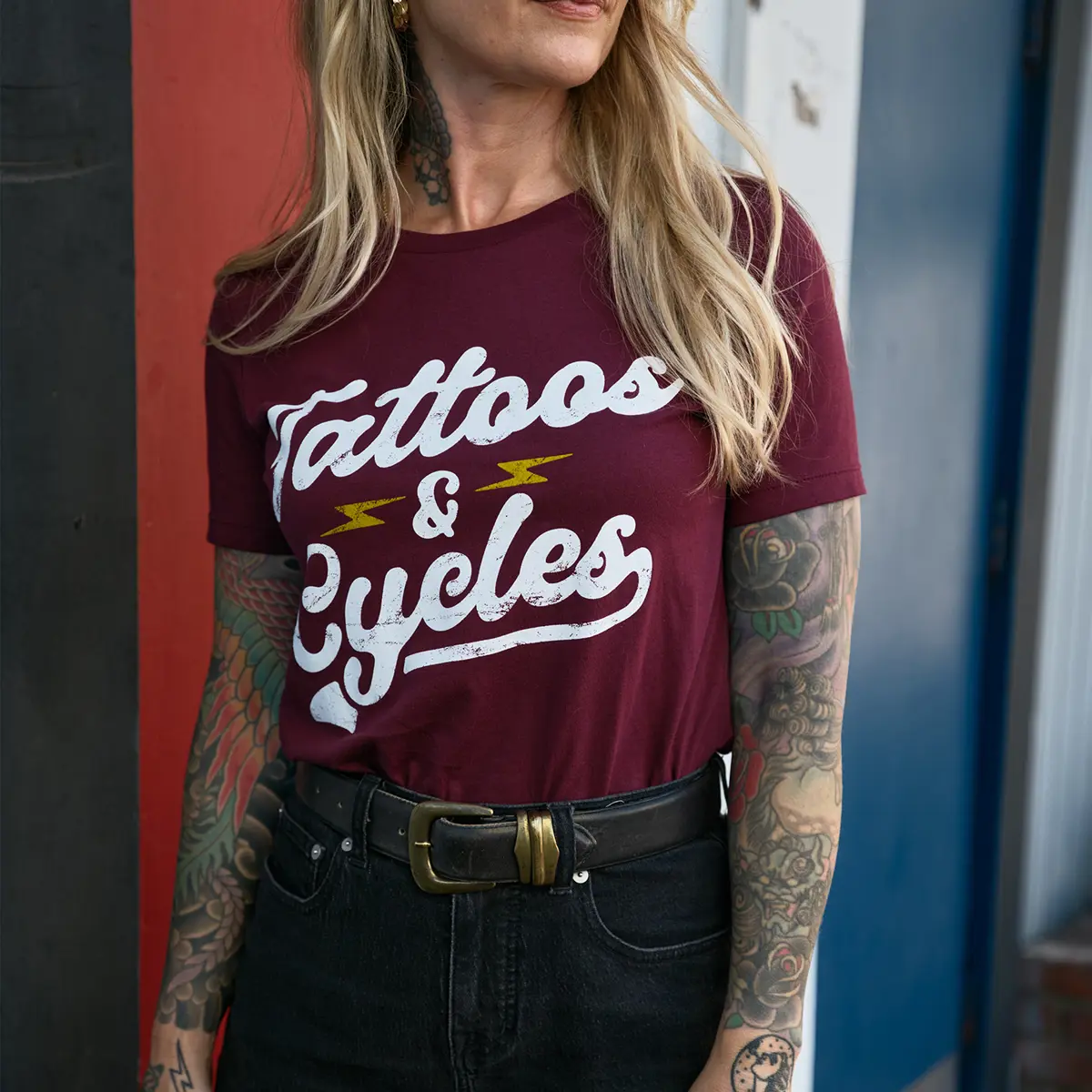 女款 IMC X HH Tattoos & Cycles 紅色 T 恤 圖片 5
