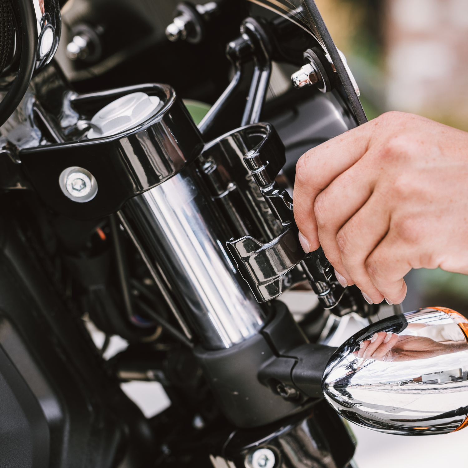 20 in. Quick Release Touring Windshield, Mid | Indian Motorcycle