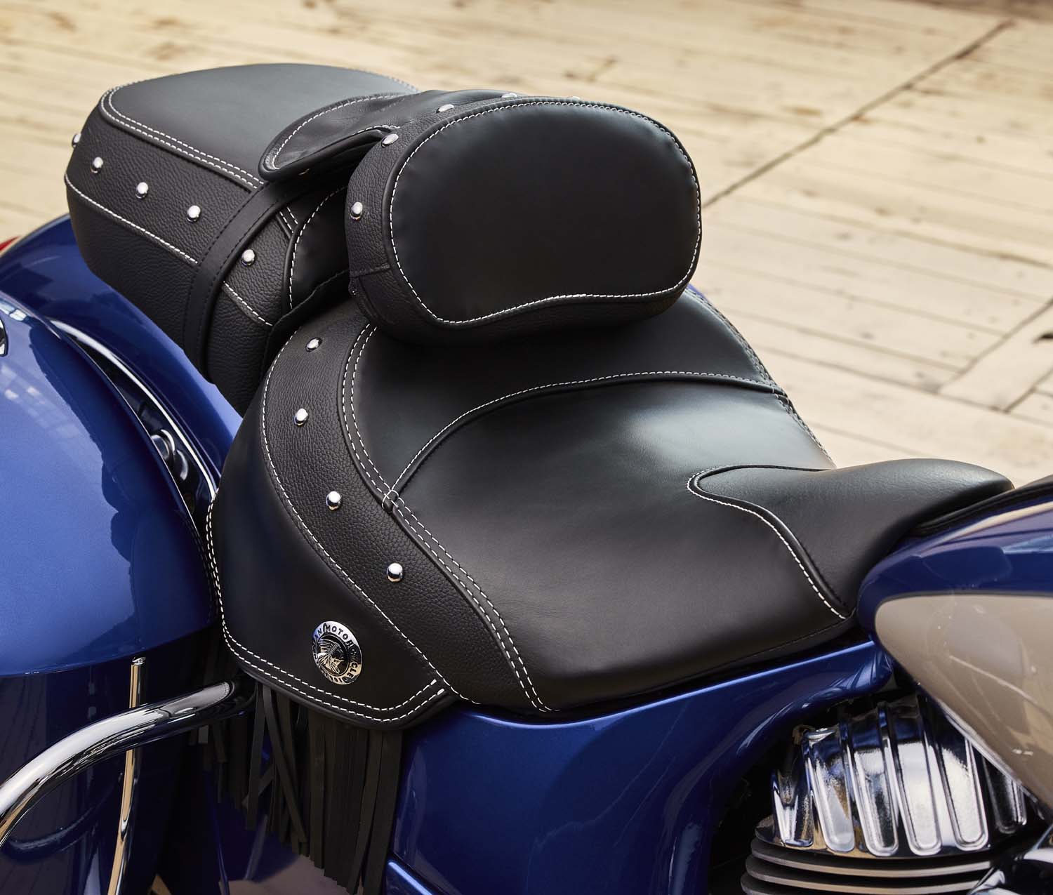 特価Indian Motorcycle Rider Backrest Pad - 2879542-06並行輸入商品 DRIVERS BACKREST- BLACK FOR INDIAN SCOUT BOBBER ⁄ SIXTY ⁄ TWENTY