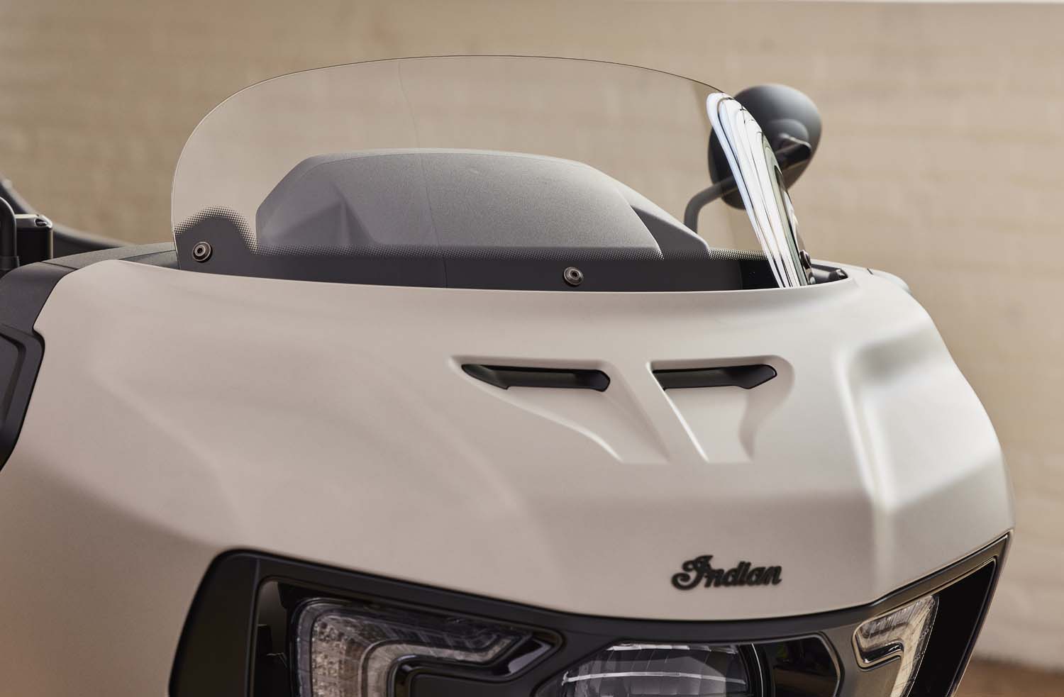Polycarbonate 11 in. Low Windshield, Tinted | Indian Motorcycle