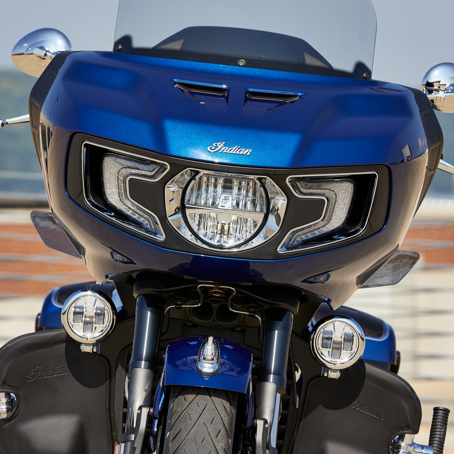 Pathfinder S LED Driving Lights Mount | Indian Motorcycle EN-CA