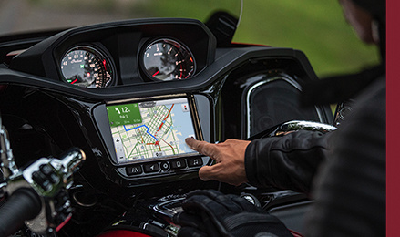 Graph Rider Motorcycle Navigation Guide to Motorcycle Group Riding | Indian Motorcycle