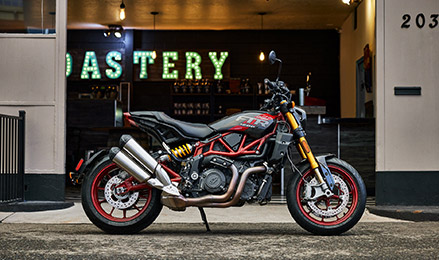 Standard Motorcycles vs. Naked Motorcycles | Indian Motorcycle