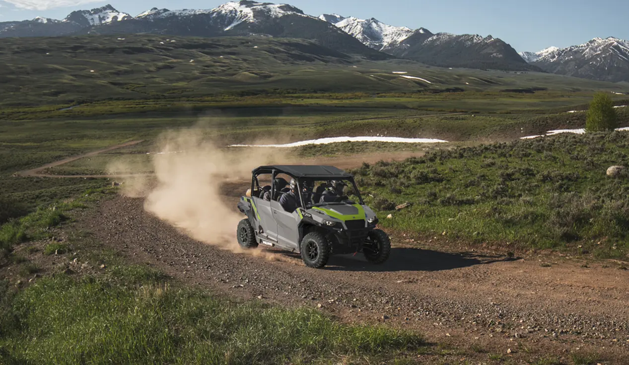 general xp 4 1000 side by side utv taking a tight corner