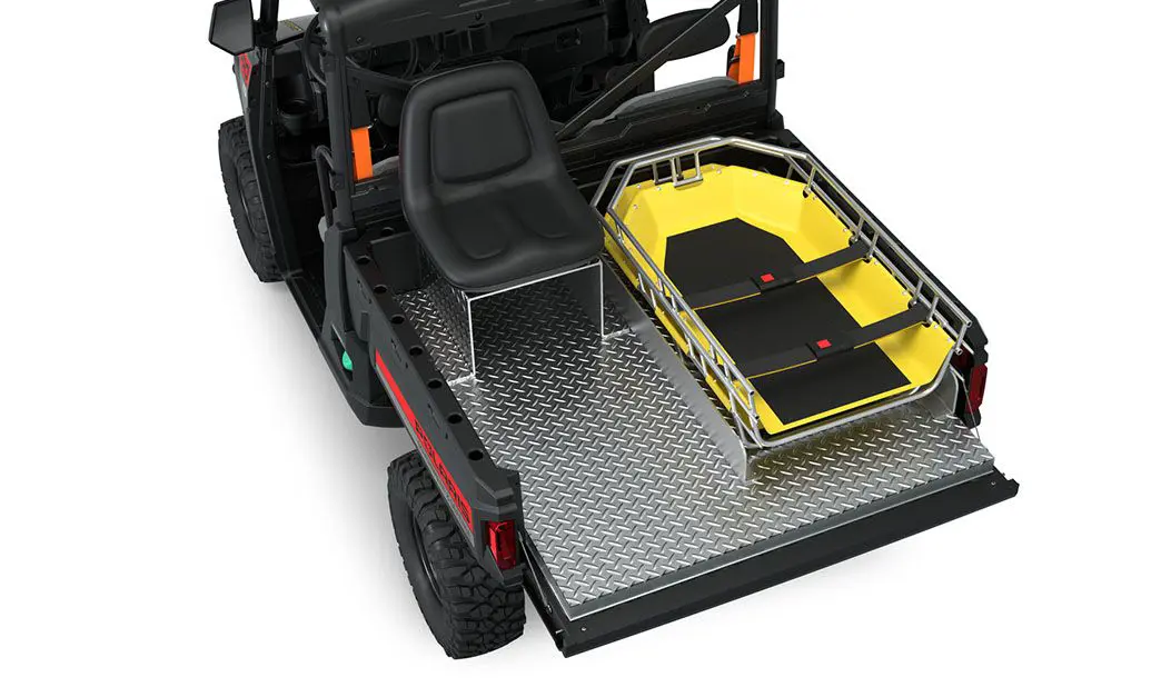 Side view of a polaris Pro XD Full-Size Diesel with the Basic Rescue Package