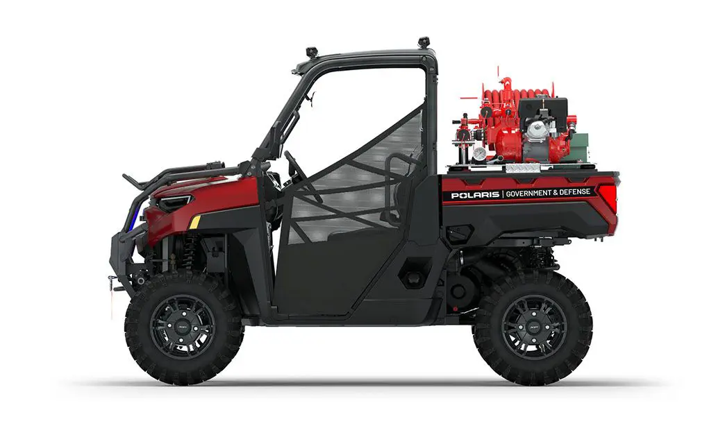 Rear side view of the cargo box with firefighting kit on a polaris RANGER XP 1000 Premium with the Basic Firefighting Package