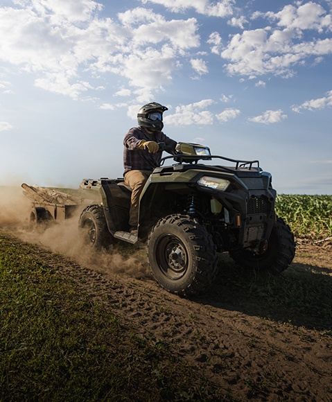 Explorez les VUTT, VCC et VTT pour l’entretien de la propriété.
