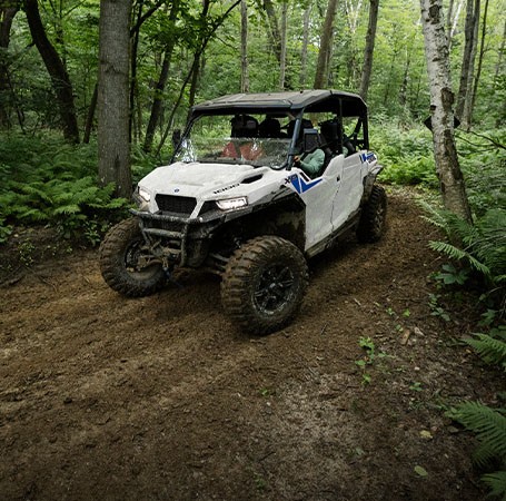 Explorez les VUTT et VCC pour la conduite sur sentier.
