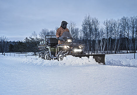 Déneigement avec mon quad et ma lame a neige fait maison! 