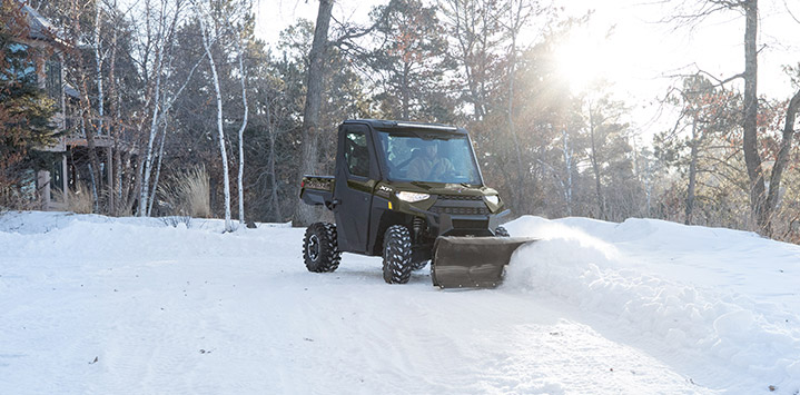 Comment Deneiger Avec Un Vutt Ou Un Vtt Polaris Off Road Vehicles Fr Ca