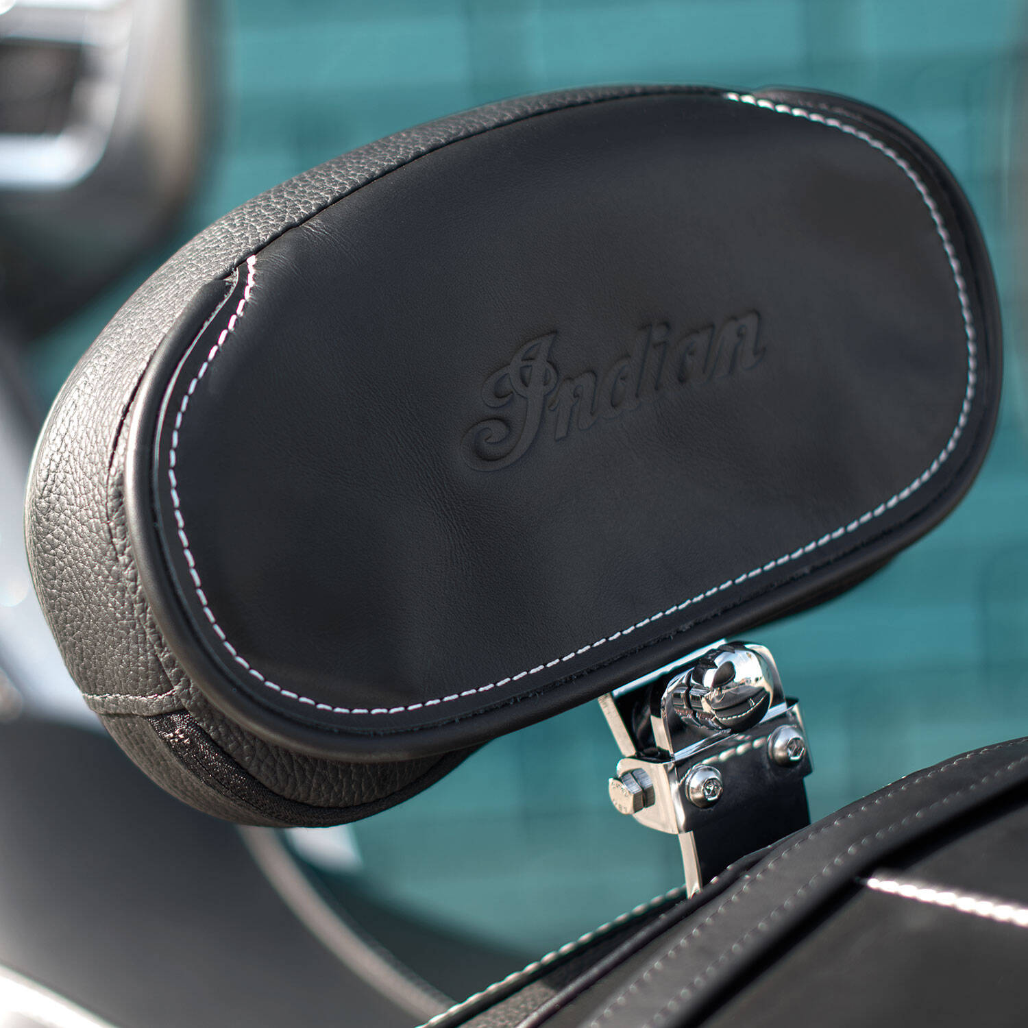 特価Indian Motorcycle Rider Backrest Pad - 2879542-06並行輸入商品 DRIVERS BACKREST- BLACK FOR INDIAN SCOUT BOBBER ⁄ SIXTY ⁄ TWENTY