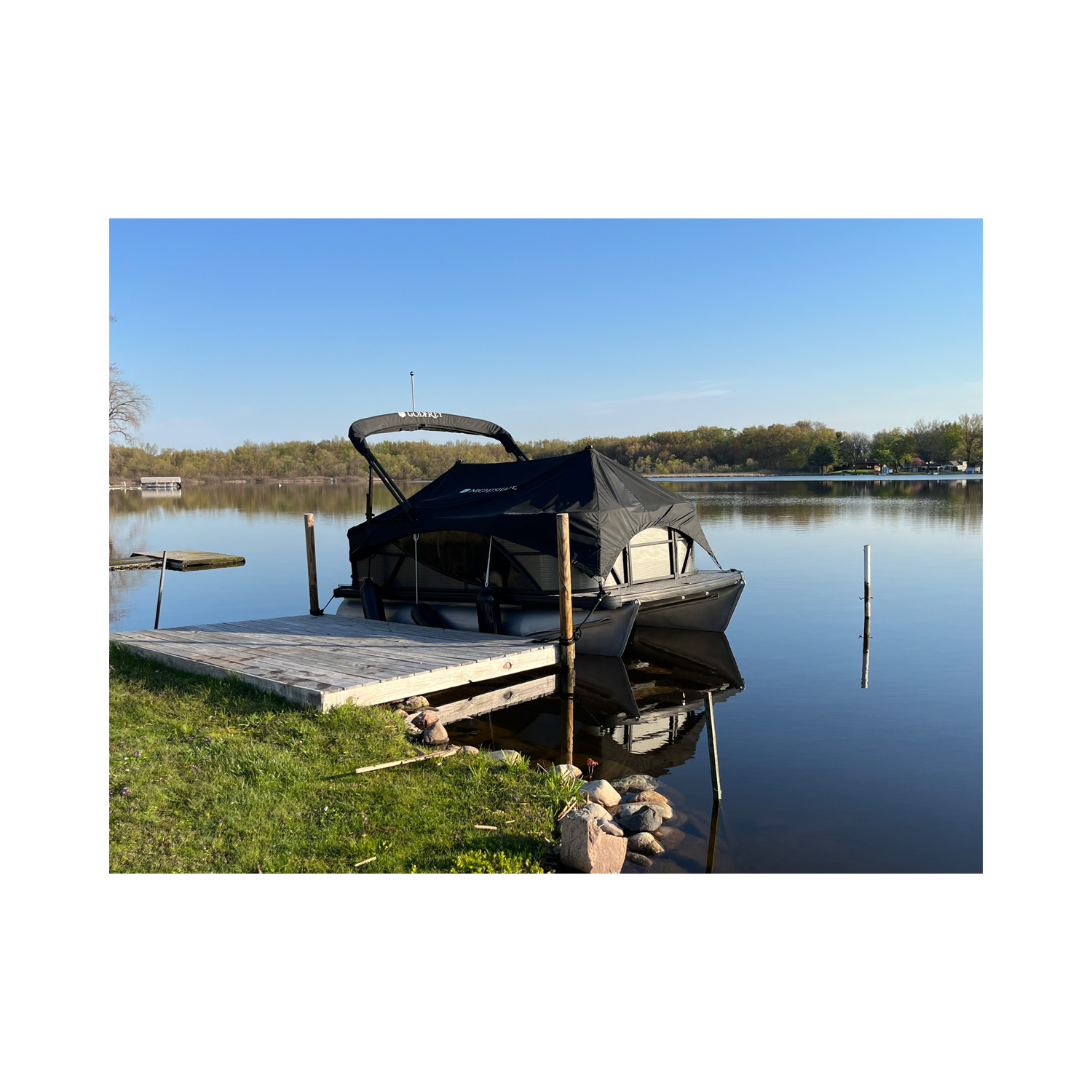 Nightshade Pontoon Cover, Sweetwater 2286 Cruise/Midship Table