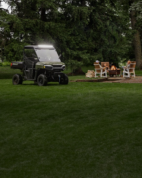 Explore el paquete de accesorios Owner Essentials para el UTV Polaris RANGER 500 de 2026.