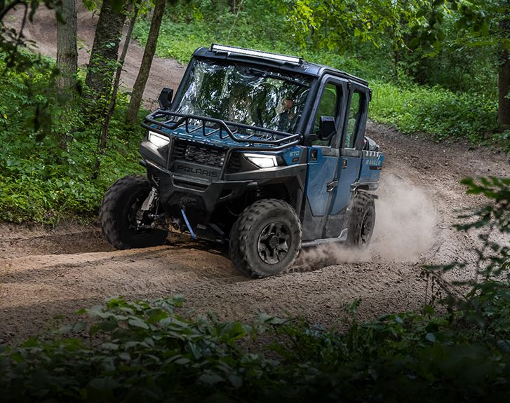 Explorer l’ensemble d’accessoires Trail Riding pour les VUTT RANGER SP 570 2026.