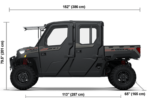 Vue latérale du Polaris RANGER CREW XP 1000 NorthStar Trail Boss Edition 2026 Heavy Metal avec les dimensions de hauteur, de largeur et de longueur.