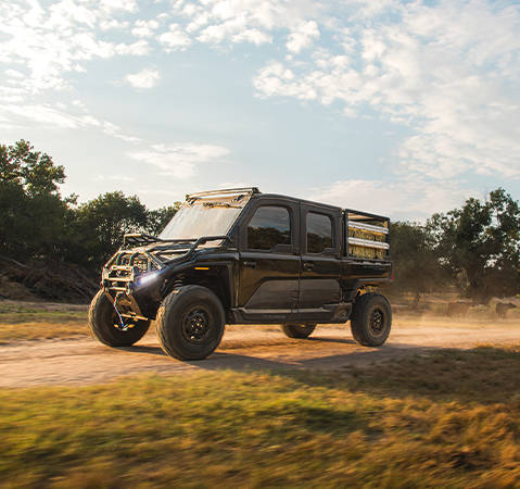 Cambios suaves y funcionamiento silencioso con el UTV de uso extremo Polaris RANGER XD 1500 NorthStar Texas Edition 2027.