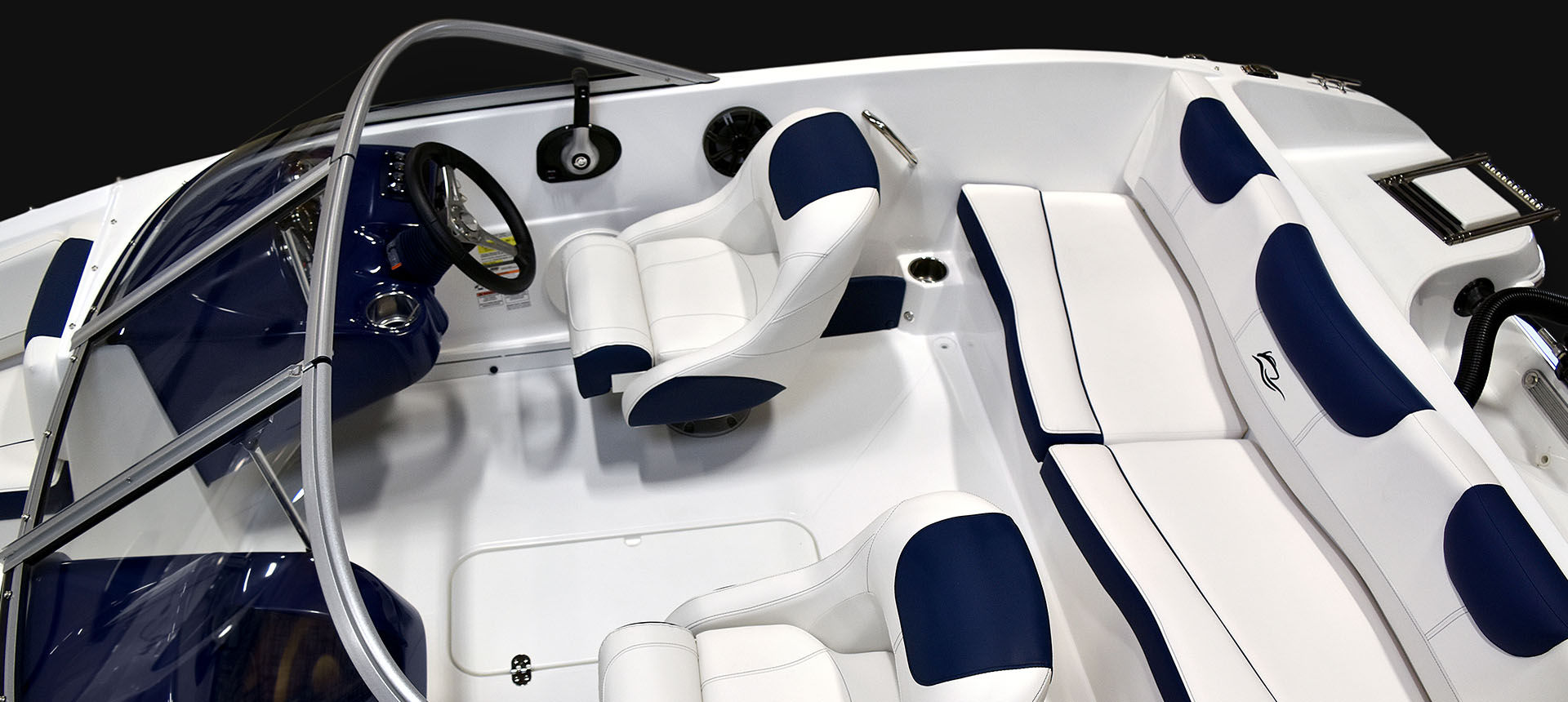 Pic of 17QX Outboard interior