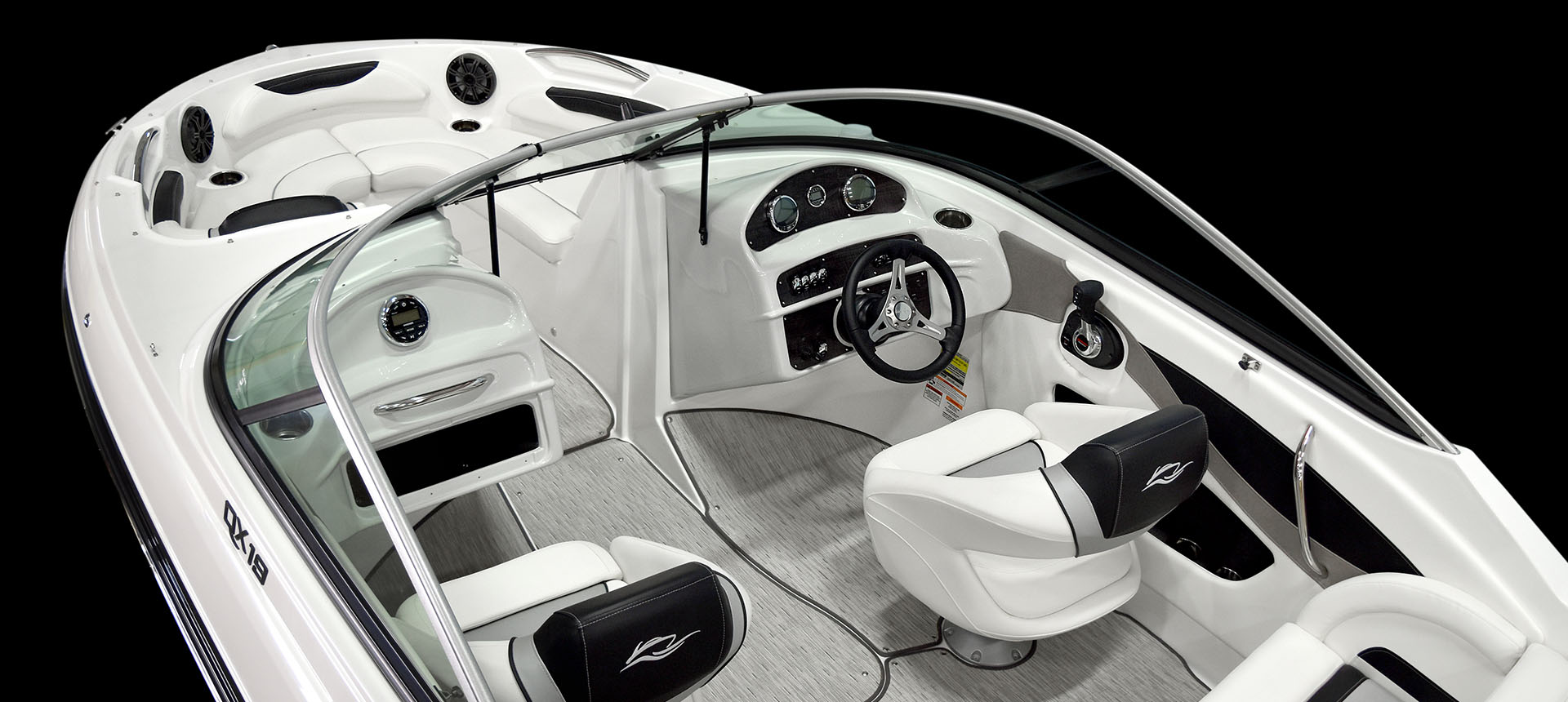 Pic of 19QX Outboard boat interior