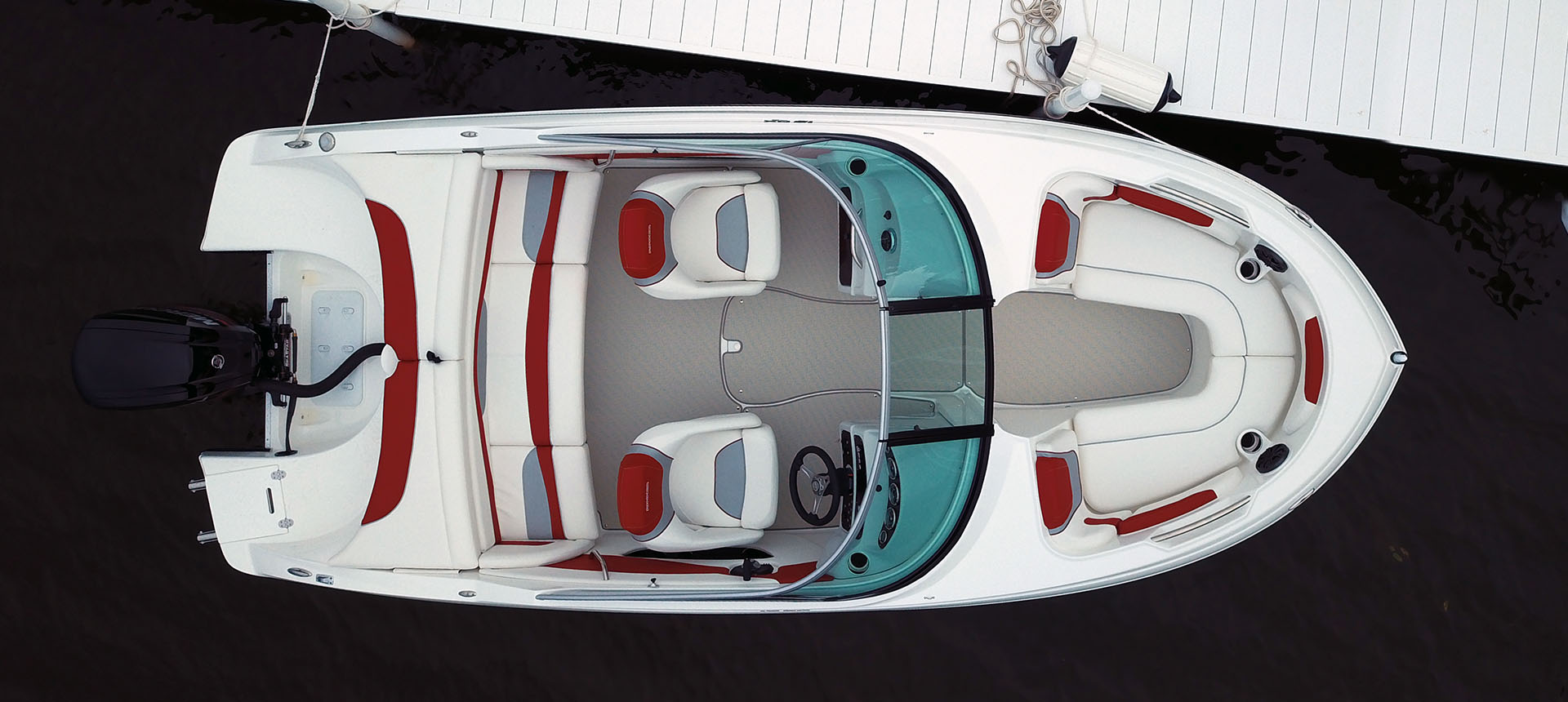 Overhead pic of 19QX Outboard boat