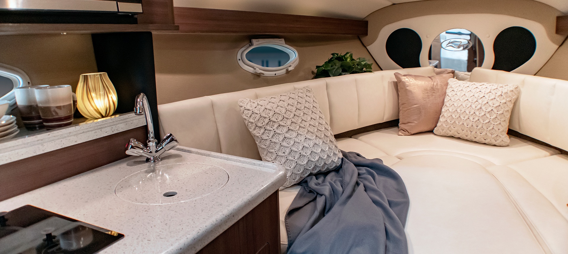Pic of 270EX forward cabin