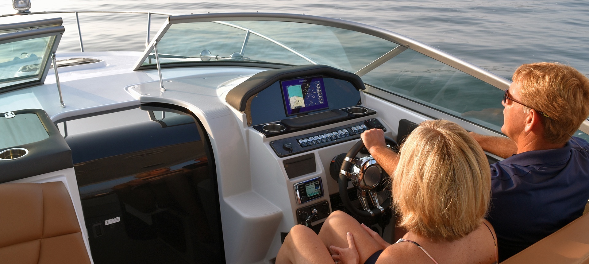 Pic of person piloting 290EX boat