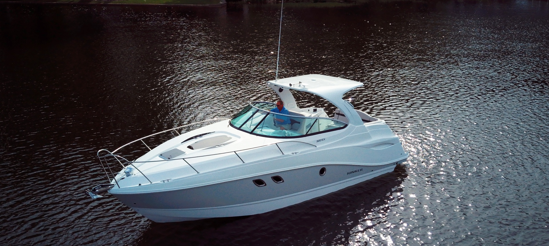 Pic of 320EX boat on the water