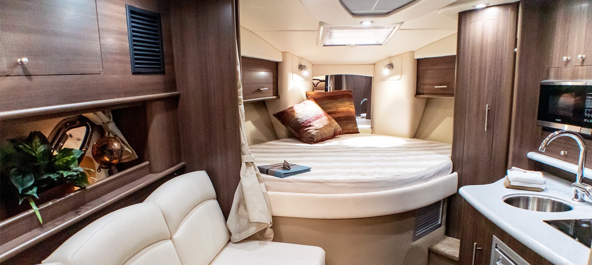Pic of cabin on 320EX