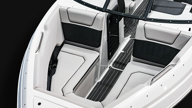 Pic of Q5 Outboard bow seating