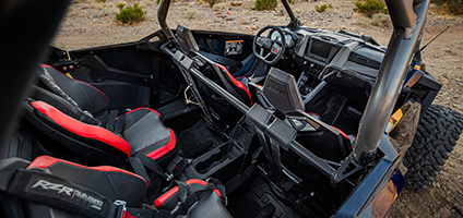 la espaciosa cabina del polaris rzr pro r 4 side by side