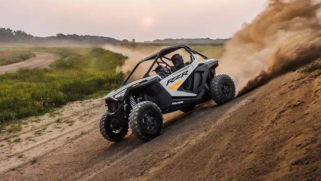 rzr pro xp descendant une colline