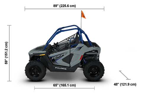 Vue latérale du Polaris RZR 200 EFI 2026 Storm Gray avec les dimensions de hauteur, de largeur et de longueur.