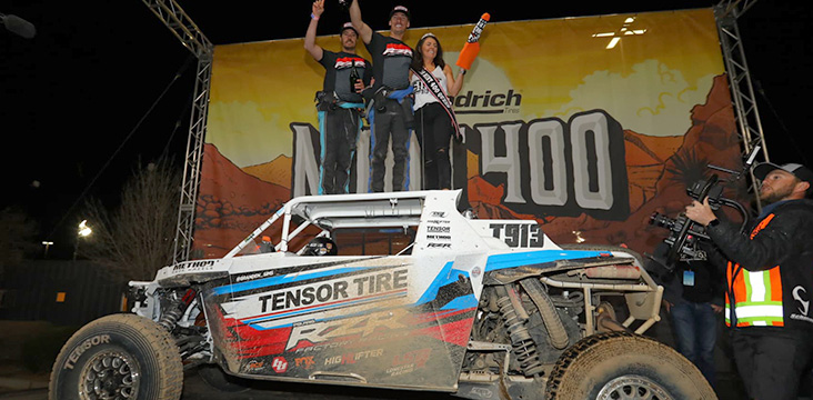 L’équipe Factory Racing de Polaris RZR® a remporté la victoire à la course Mint 400 pour la cinquième année consécutive