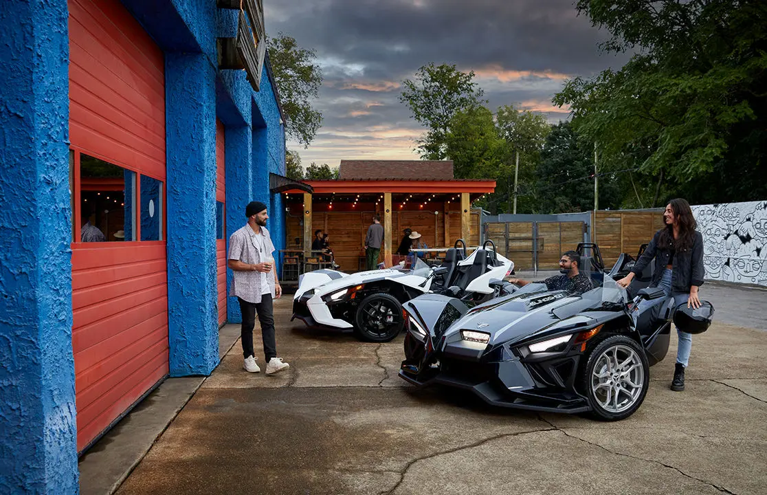 Slingshot racing on a bridge