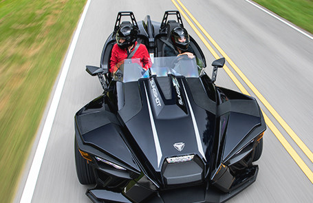 Dos pasajeros en un Slingshot