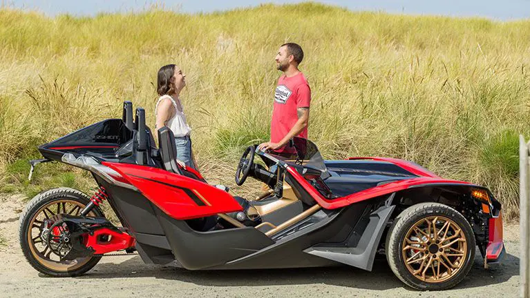 Front view of a Polaris Slingshot Signature LE