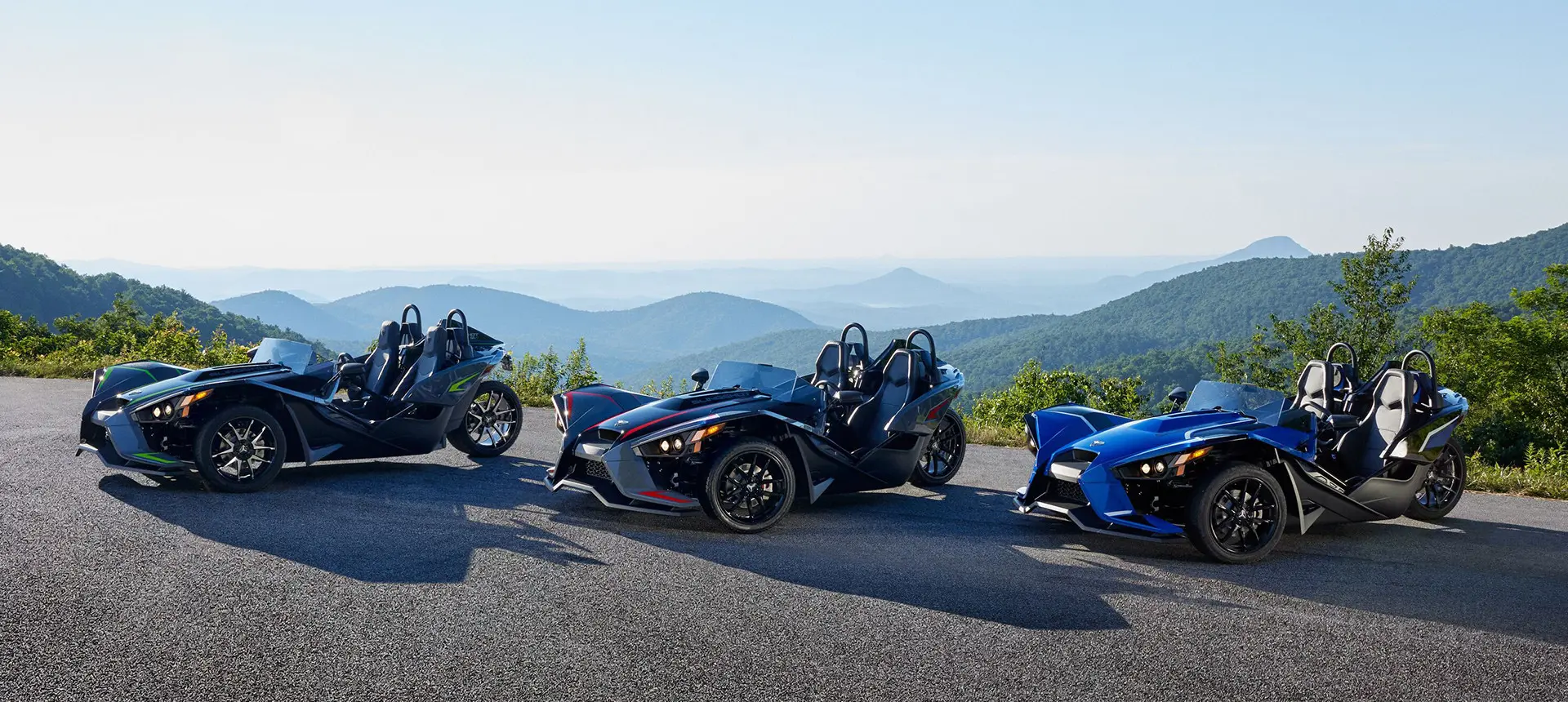 Trois Slingshot polaris slr en file