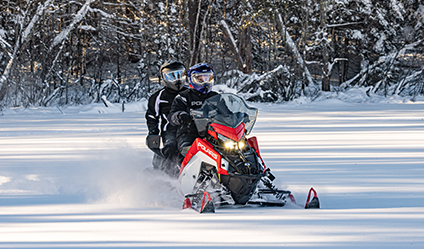 Conduire dans la neige avec INDY ADVENTURE X2