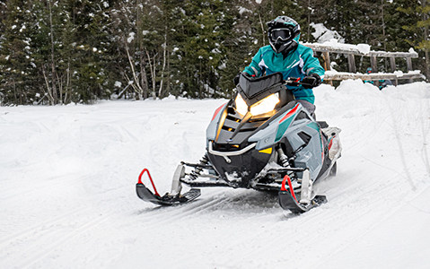 Snowmobiles for Beginners & New Riders | Polaris Snowmobiles EN-CA