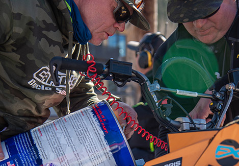 Roseau Team in the pits of the Open Mod class race