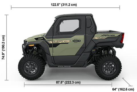 Vue latérale du Polaris XPEDITION XP NorthStar 2025 vert mousse avec les dimensions de hauteur, de largeur et de longueur.
